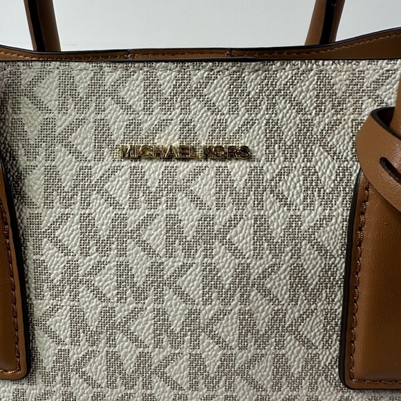 NEW Women’s Michael Kors Small Ruthie Logo Satchel/Tote Vanilla - Picture 3 of 12